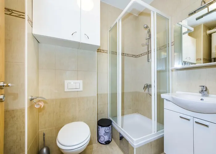 Apartment K & K With Free Garage Zadar