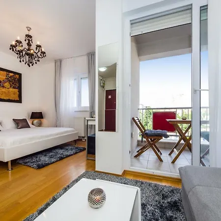 K & K With Free Garage