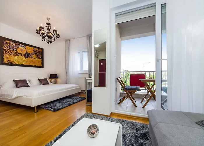 K & K With Free Garage