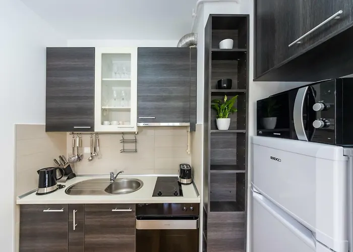 K & K With Free Garage